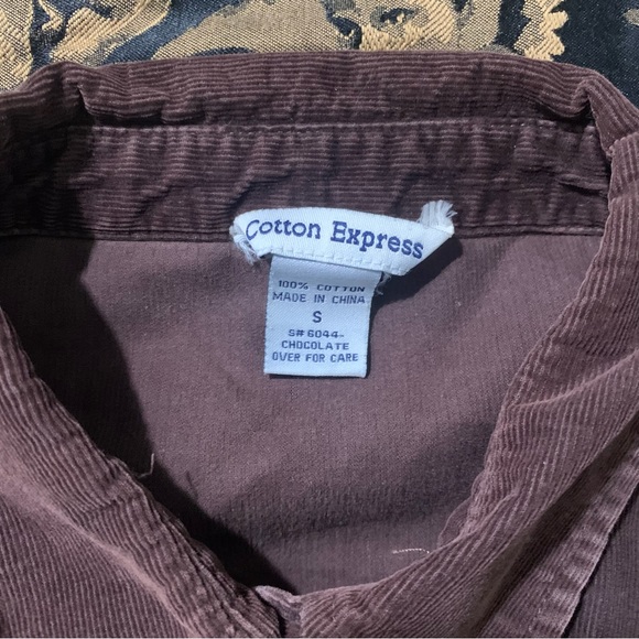 Last call! Vtg express lightweight chocolate brown corduroy western crop shirt - Picture 8 of 10
